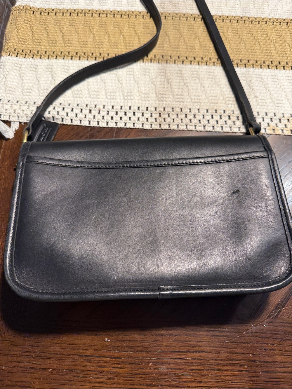 Coach Black Leather Shoulder Bag with Gold Turn-Lock -Vintage - Picture 9 of 15